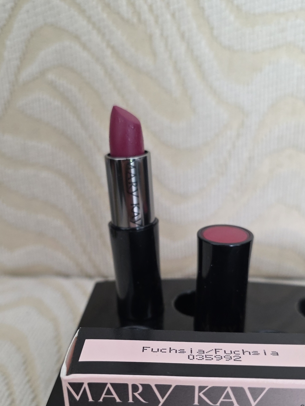 Mary Kay Fuchsia Creme Lipstick — Vibrant Fuchsia Color- (Discontinued)